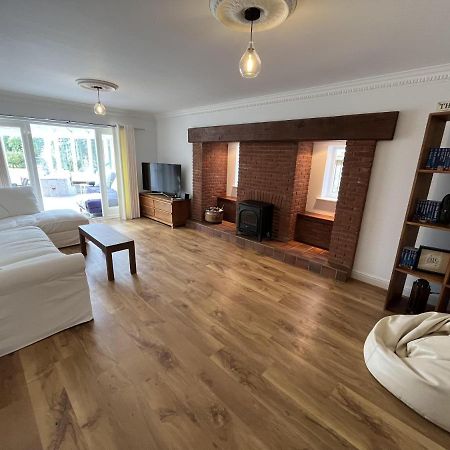 5 Bedroom 4 Bathroom Gym Playroom Country Home Leamington Spa Exterior photo