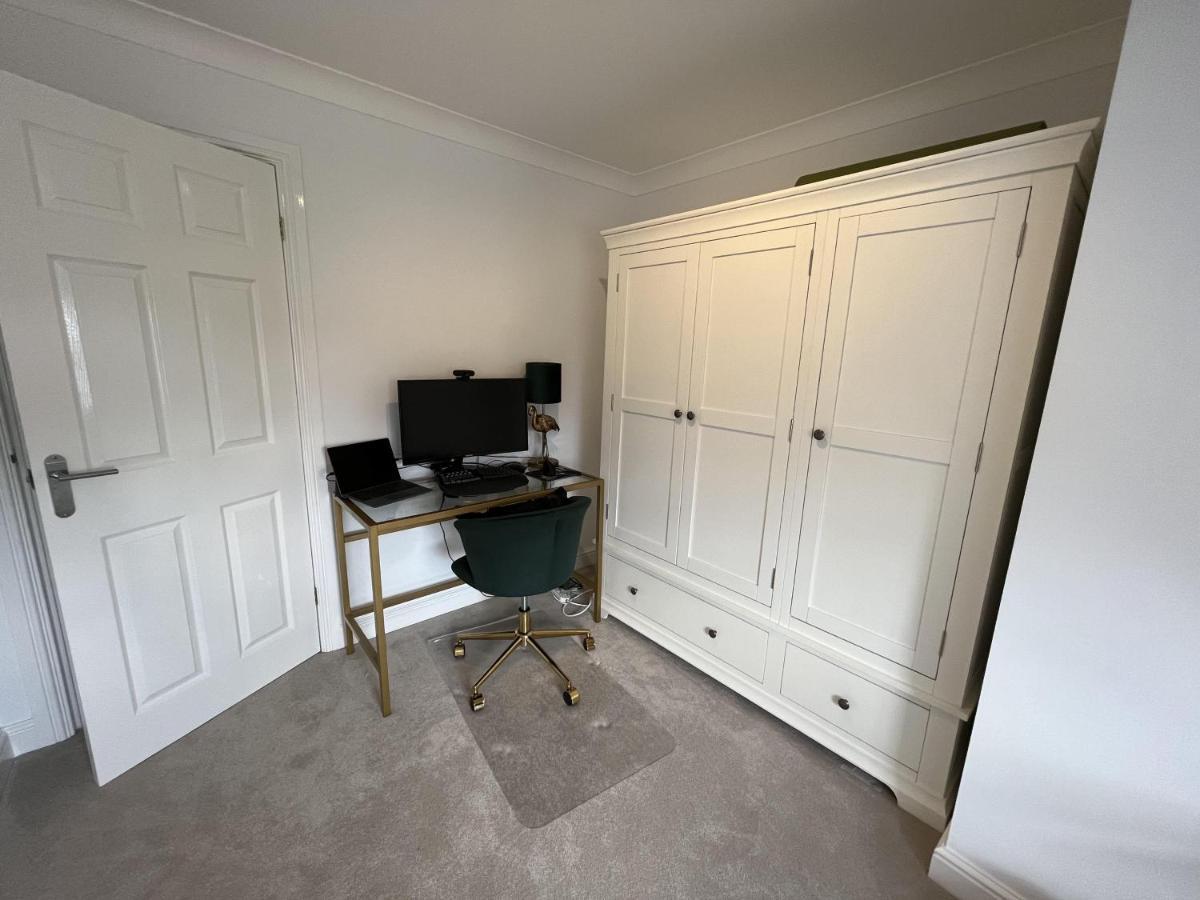 5 Bedroom 4 Bathroom Gym Playroom Country Home Leamington Spa Exterior photo